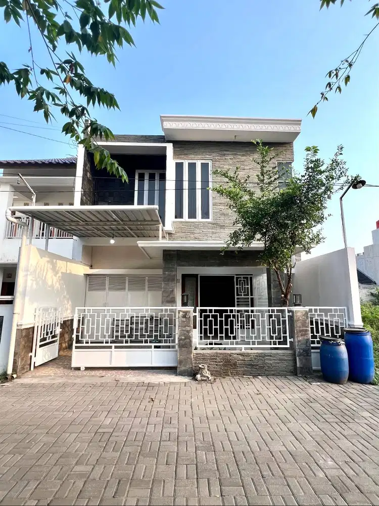 Rumah 2 Lantai Luas dekat Jalan Raya Kadisoka