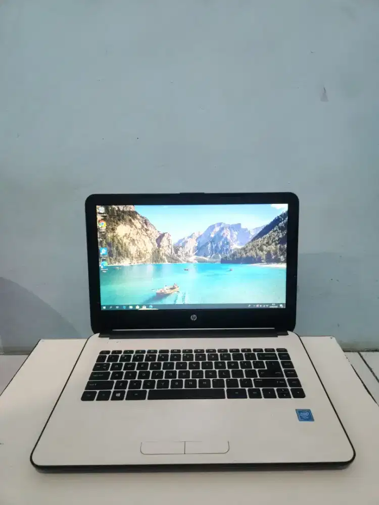 di jual laptop harga 1,2 mulusss polll pakean terawat cukup baik