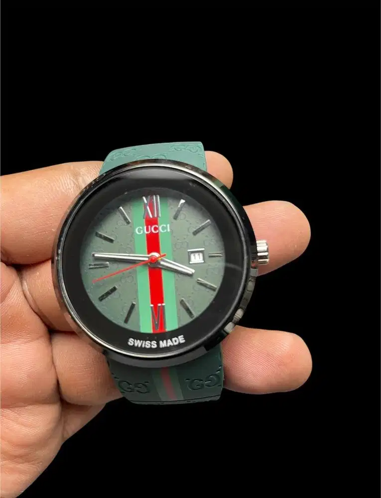 di butuhkan host live produk jam tangan dan kacamata