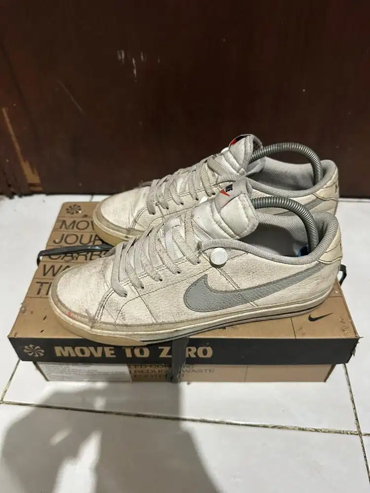 Sepatu Nike court size 41