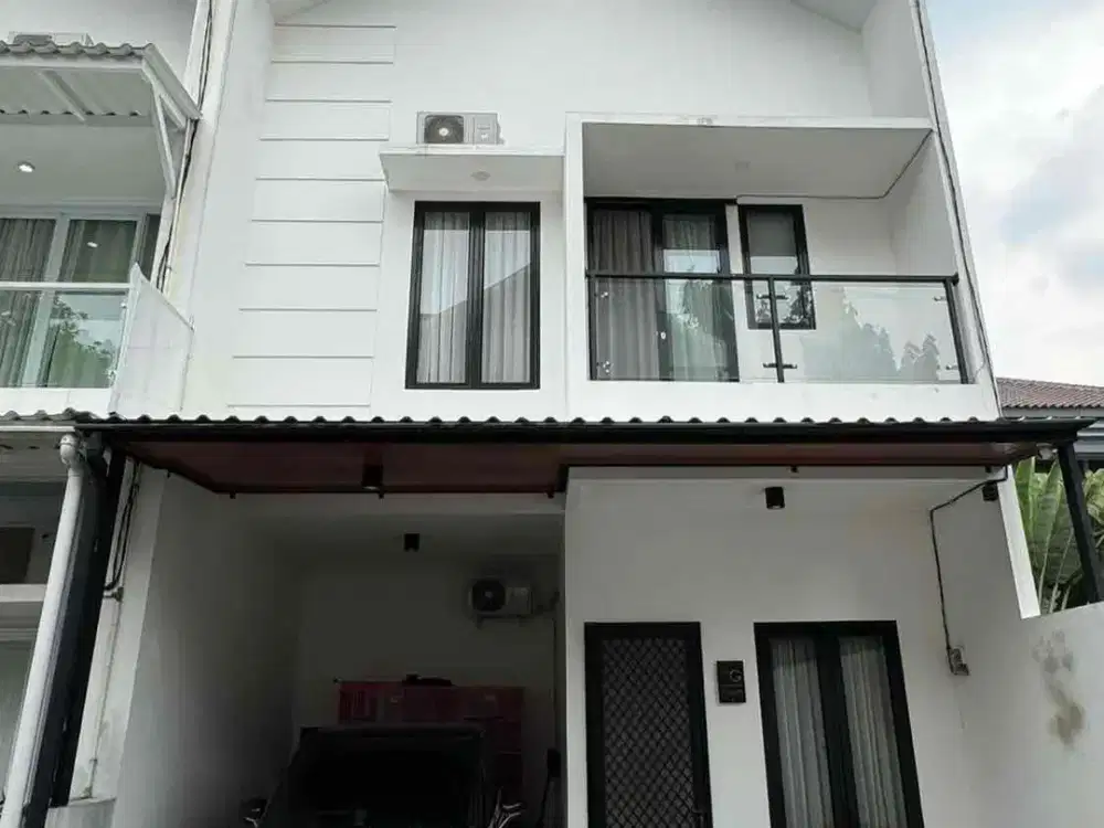 Dijual Rumah SEMI furnished 3 Lantai. Nyaman & Strategis di Cilandak KKO