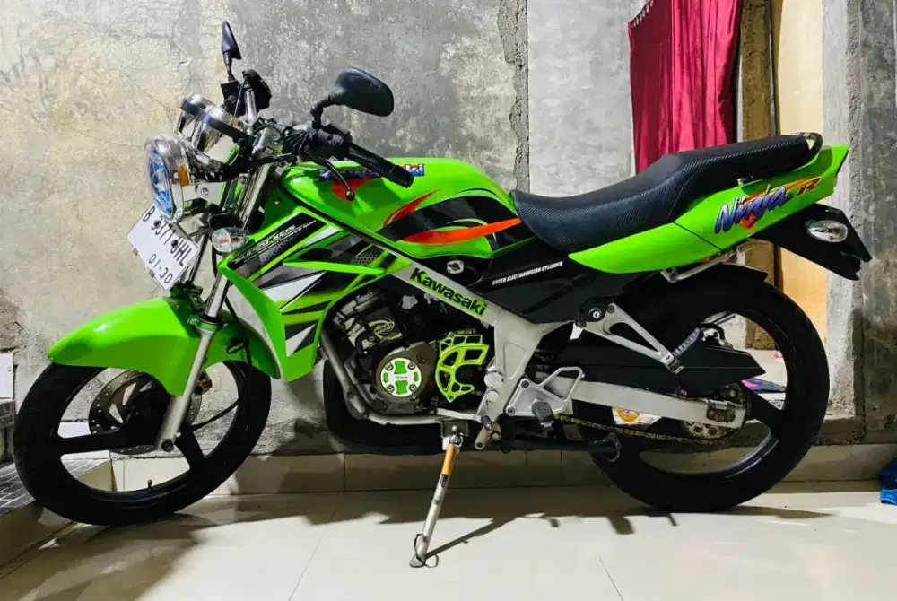 Kawasaki ninja 150 R 2014