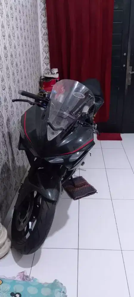 Dijual Yamaha R25 2015