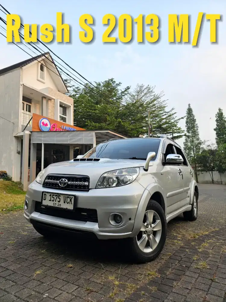 Toyota Rush S 2013 M/T Silver 3 Baris