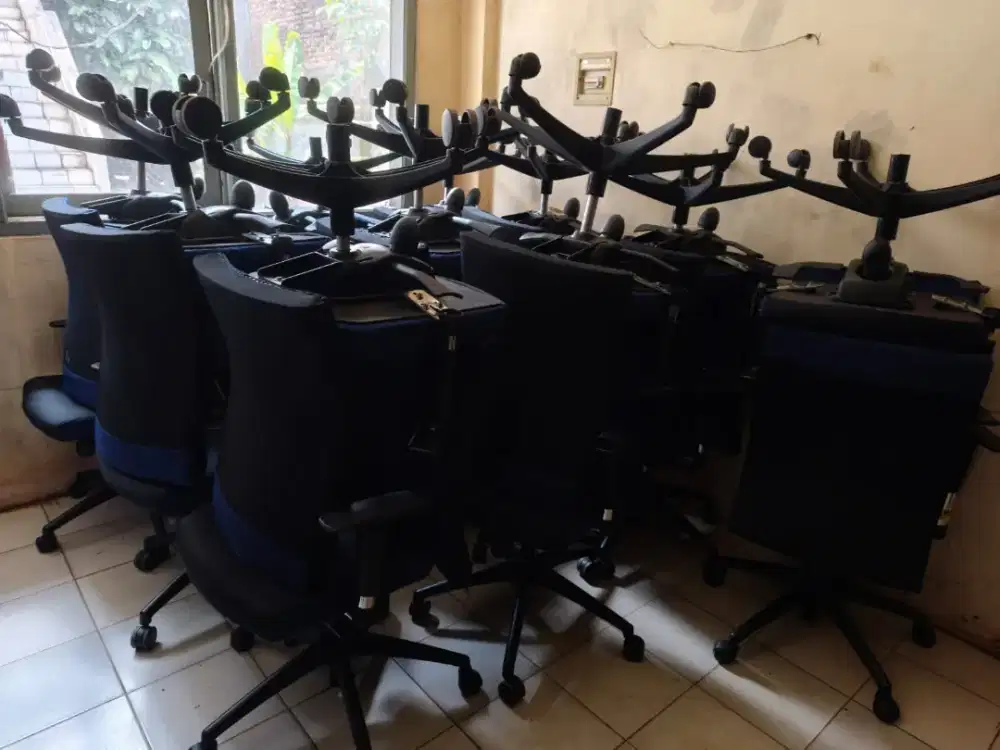 KURSI PUTAR RODA EX KANTOR EKSPATRIAT KONDISI ISTIMEWA TOP !