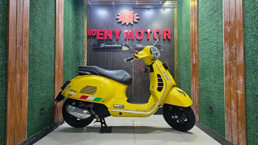 ENY MOTOR - LEGIT! VESPA GTS SUPER 150 IGET ABS TH 2022 - KREDIT OK