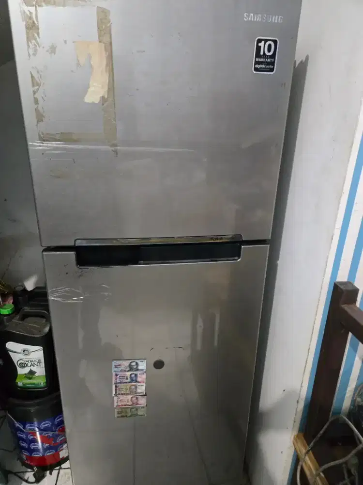 Dijual kulkas bekas