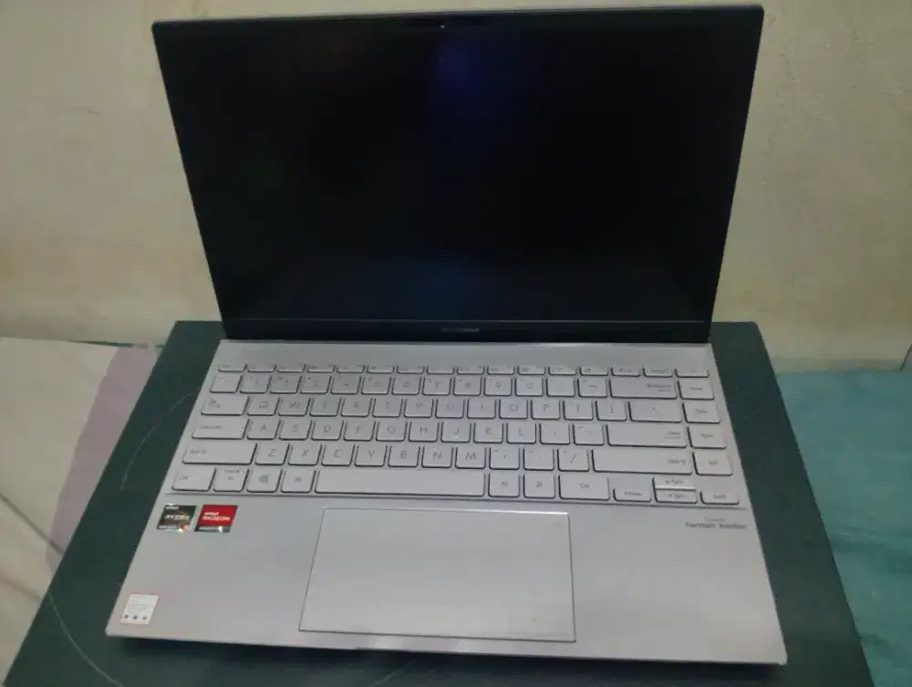 Asus ZenBook UM425UAZ Ram 8 GB DDR4X SSD 512GB AMD R5-5500U
