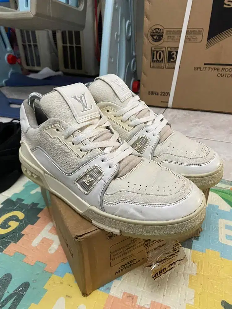 Sepatu kulit italy size 41 putih