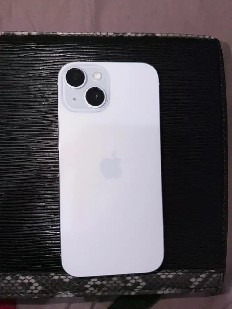 Iphone 15 basic 128 gransi on