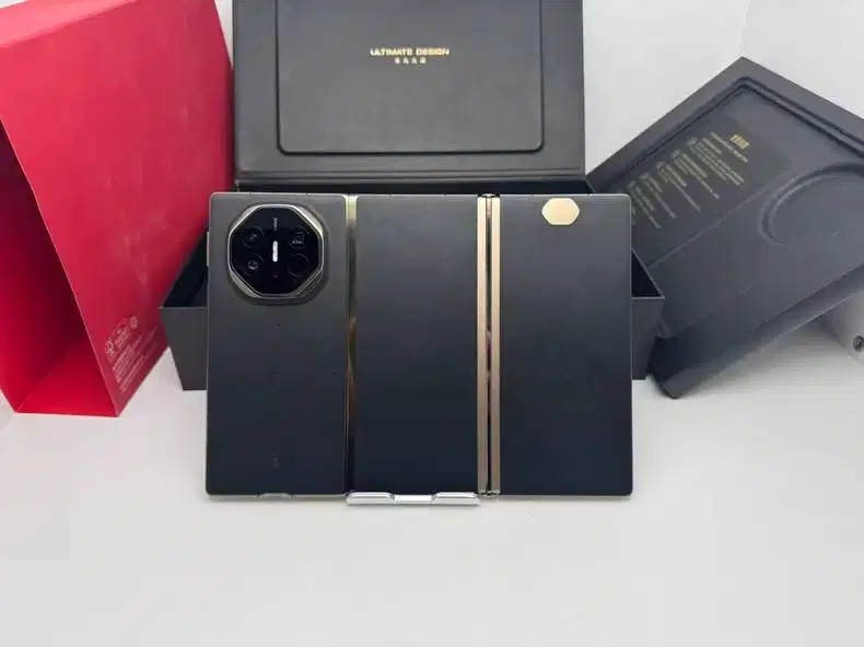 HUAWEI Mate XT Ultimate Kirin 9010 16+1T Triple fold Google Play