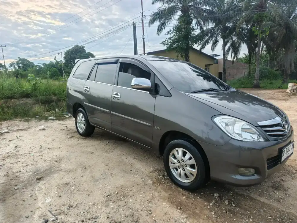 TOYOTA INNOVA V AT 2009 MATIC
