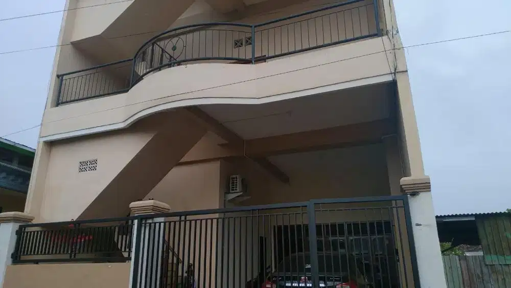 Rumah 3 lantai cocok buat kosan