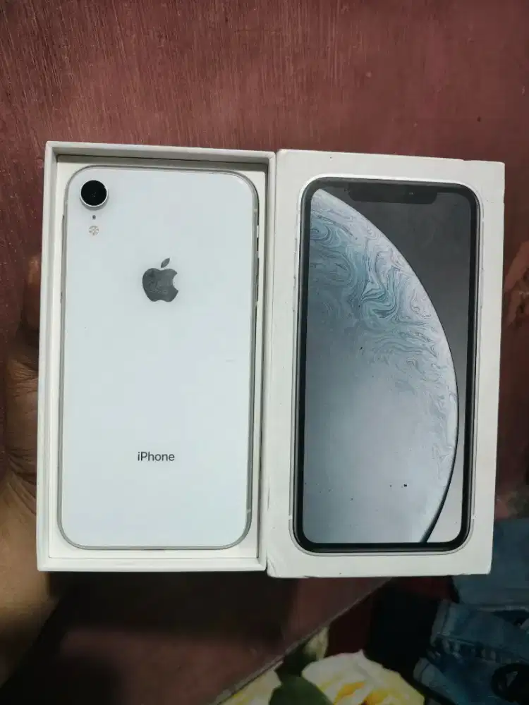 iPhone XR 64GB Al operator permanen
