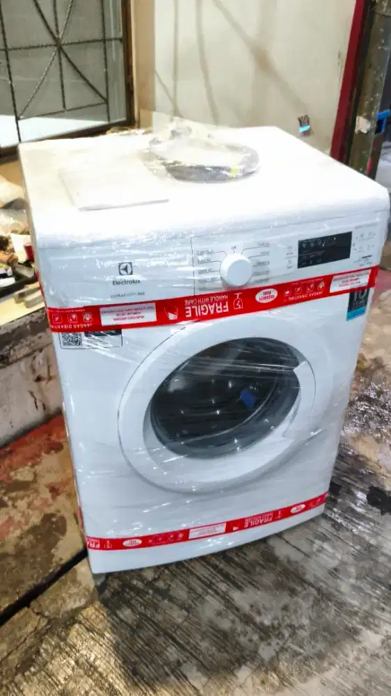 Mesin cuci electrolux type ewf 8025 EGA  KAPASITAS 8KG kondisi display
