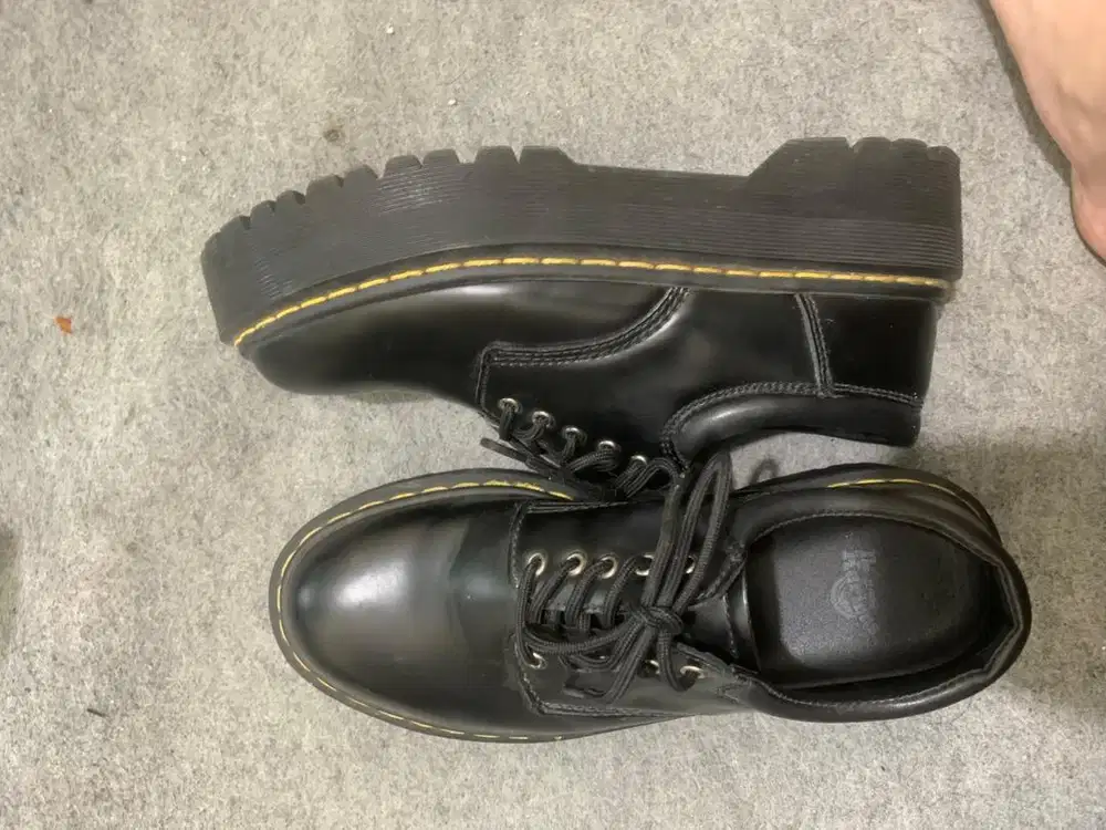 Sepatu Docmart pria