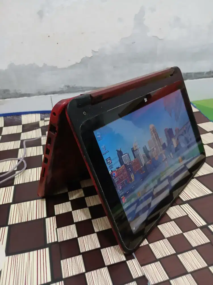 Laptop Hp Pavilion 11 x360 ,Layar Sentuh ,Ram 4Gb ,Batreai Awet