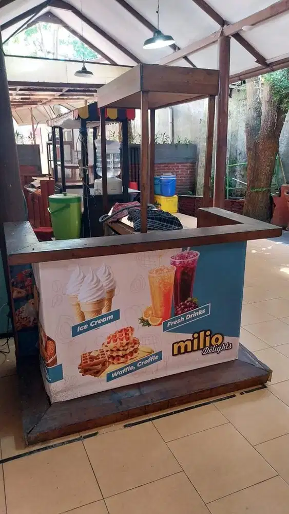 Gerobak jualan bahan kayu