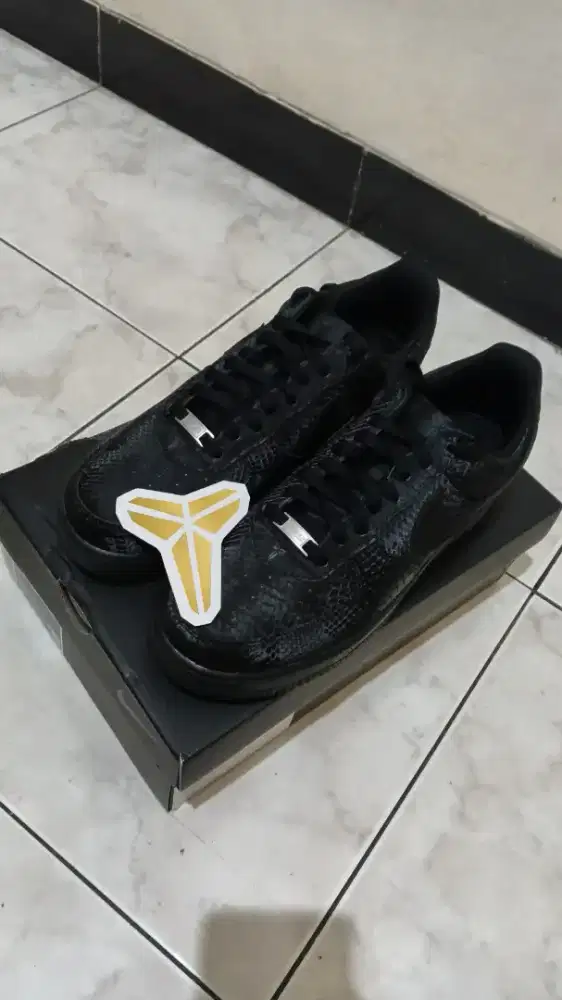 Kobe Air Force 1 Low
Black