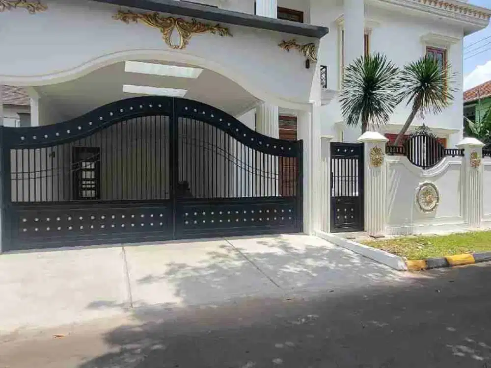 RUMAH MODERN CLASSIC DESIGN ADA SWIMMING POOL DI PUSPITA LOKA BSD