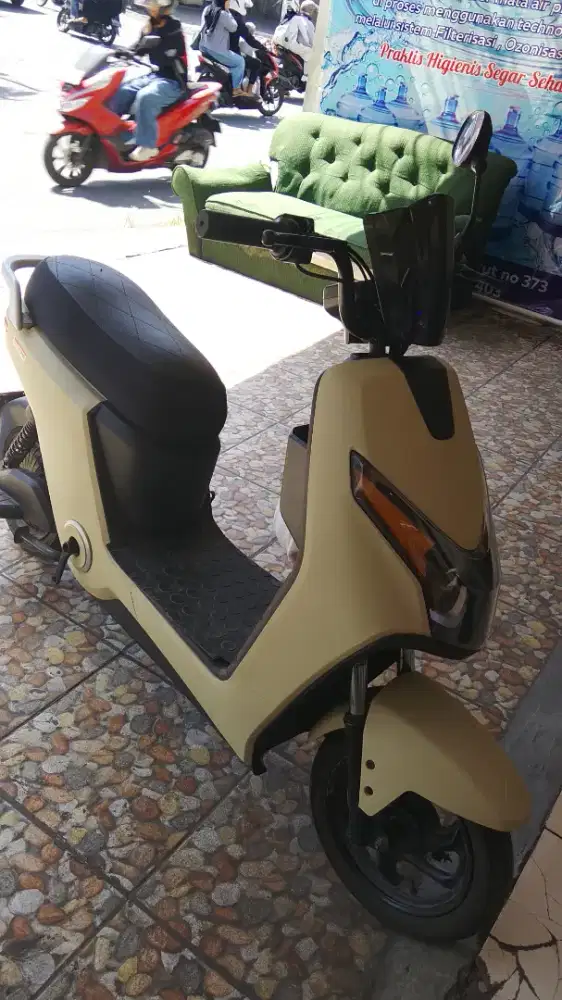 sepedalistrik jok motor mulus batre bagus ,normal