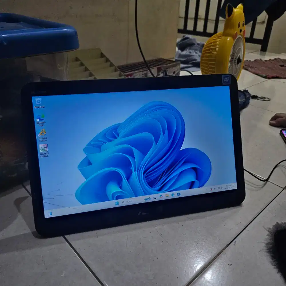 KOMPUTER DESKTOP ASUS VIVO AIO RAM 4 GB/500 GB MINUS RETAK NORMAL