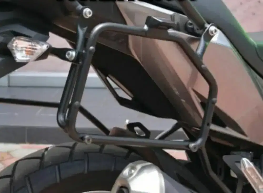 Bracket sidebox versys 250