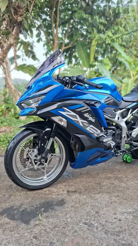 Kawasaki Zx25R ABS SE Blu plasma