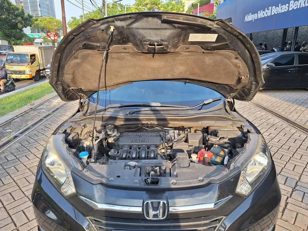 TDP 1 JUTA Honda HR-V 1.5 E Bensin-AT 2016 Hitam CNOVB