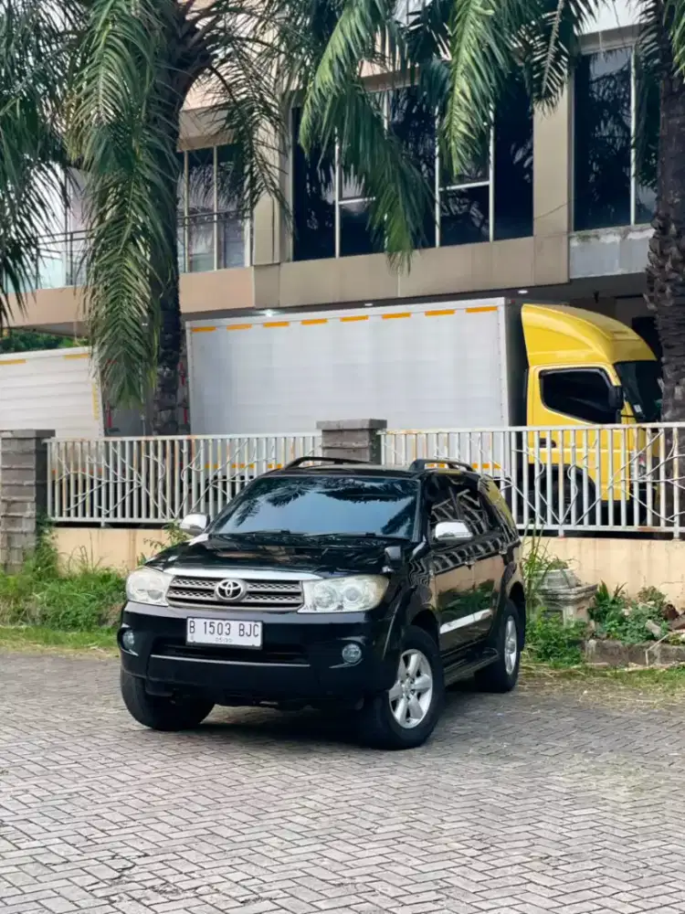 Toyota Fortuner G Diesel 2010 Matic