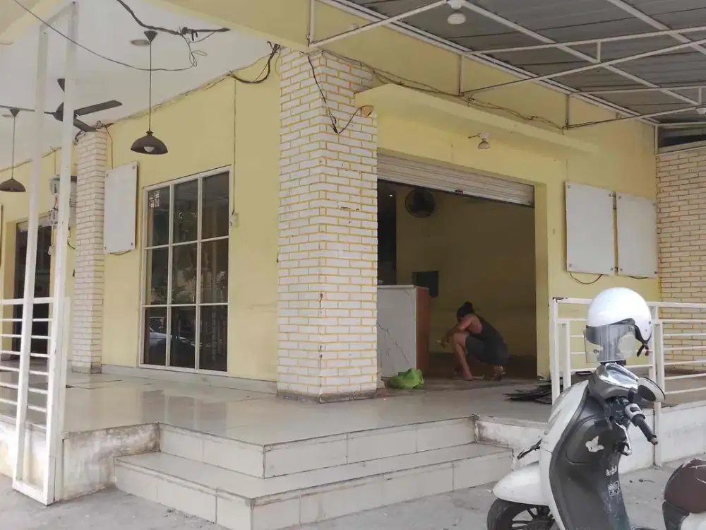 Ruko Strategis di Pinggir Jalan Raya Siap Pakai di Kelapa Gading, Jakarta Utara