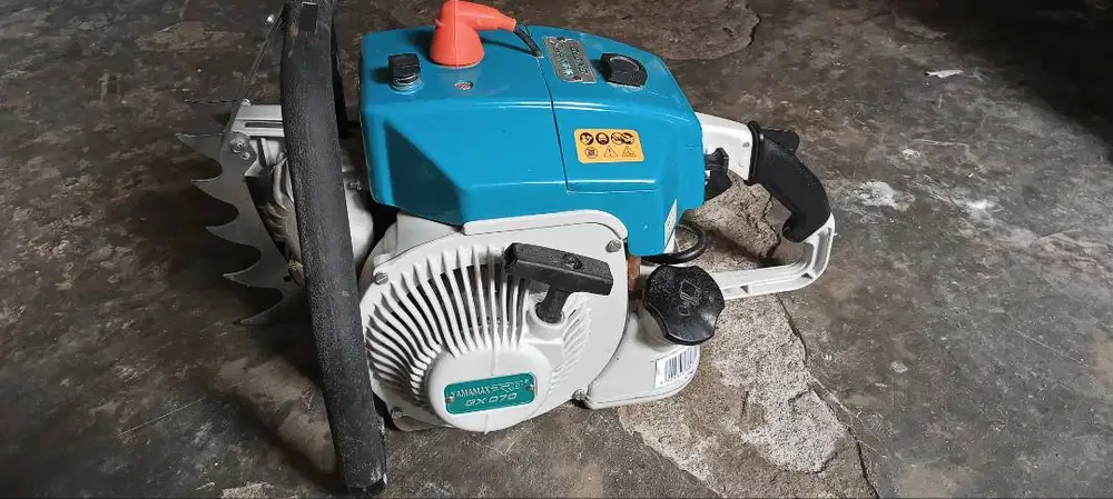 Chainsaw yamamax pro 070