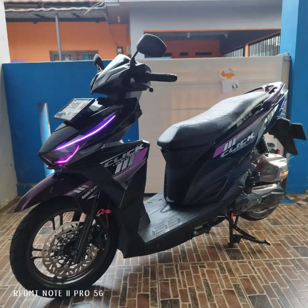 Vario LED OLD 2017 125CC irit