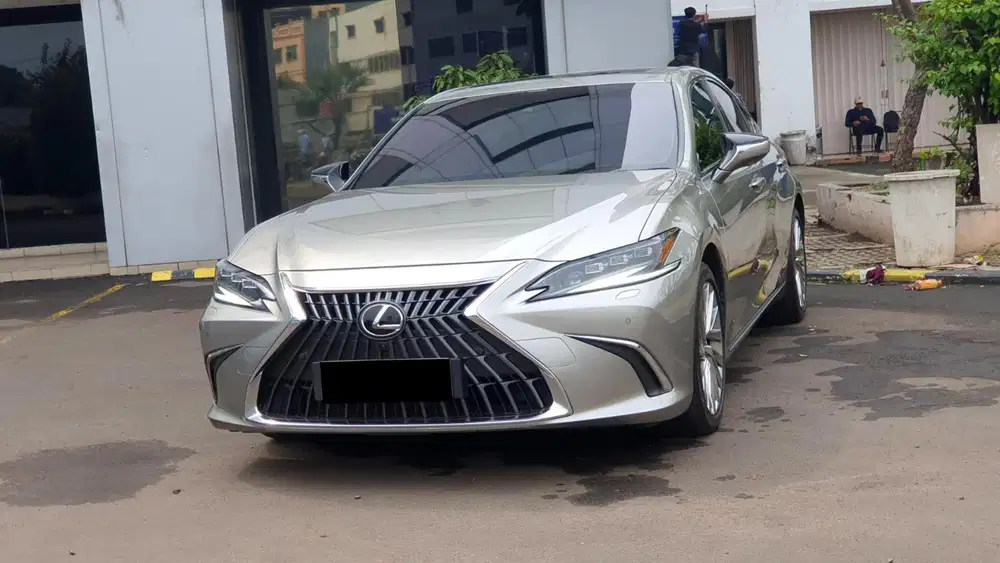 Km 9rb lexus es300 hybrid ultra luxury 2023 sonic titanium