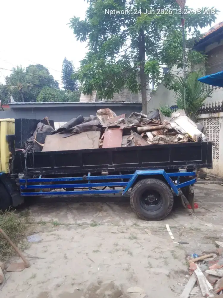 Buang puing dan angkutan sampah proyek