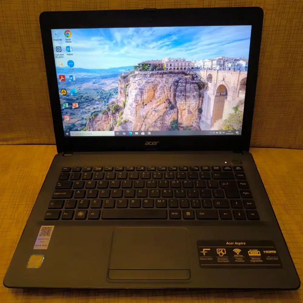 Laptop Acer One 14 Z1402 Core i3 Gen 5 RAM 8GB SSD M.2 128GB Istimewa