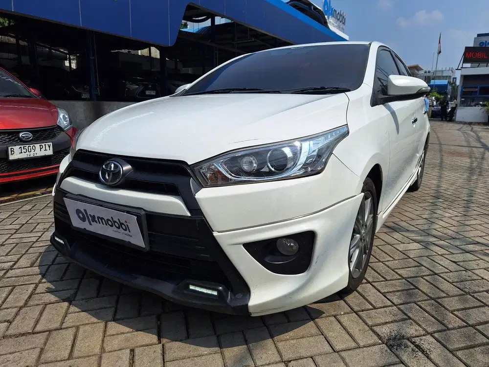 TDP 1 JUTA Toyota Yaris 1.5 TRD Sportivo Bensin-AT 2016 Putih C7EKB