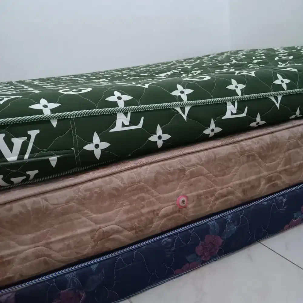 Jual spring bed 5 kaki 3 bh.take all 800 rb