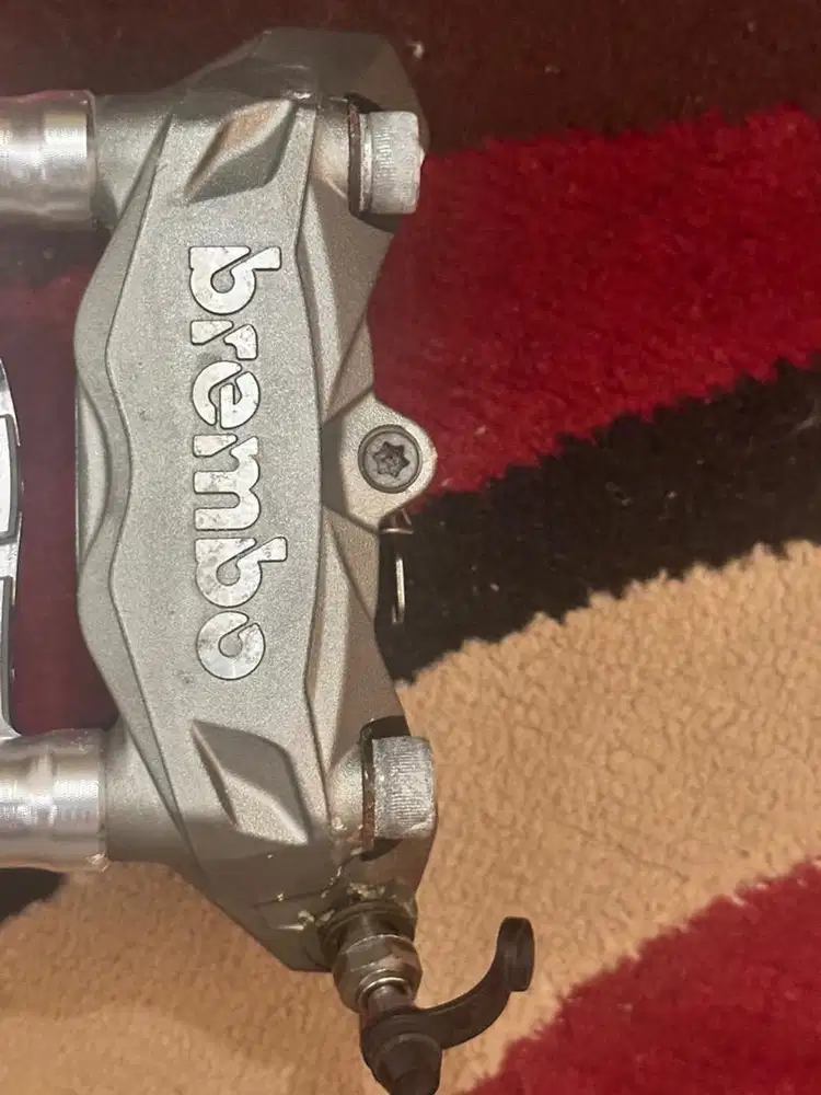 Caliper brembo m4 kanan