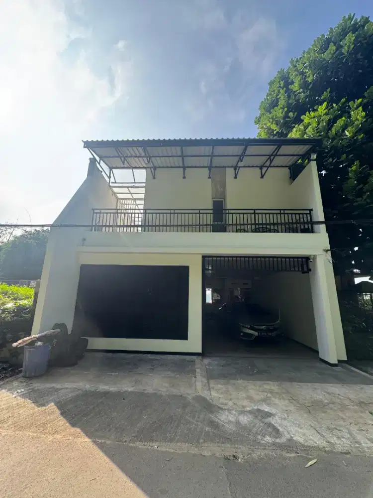 Di jual rumah 4 lt pinggir jalan dekat de tuik cafe