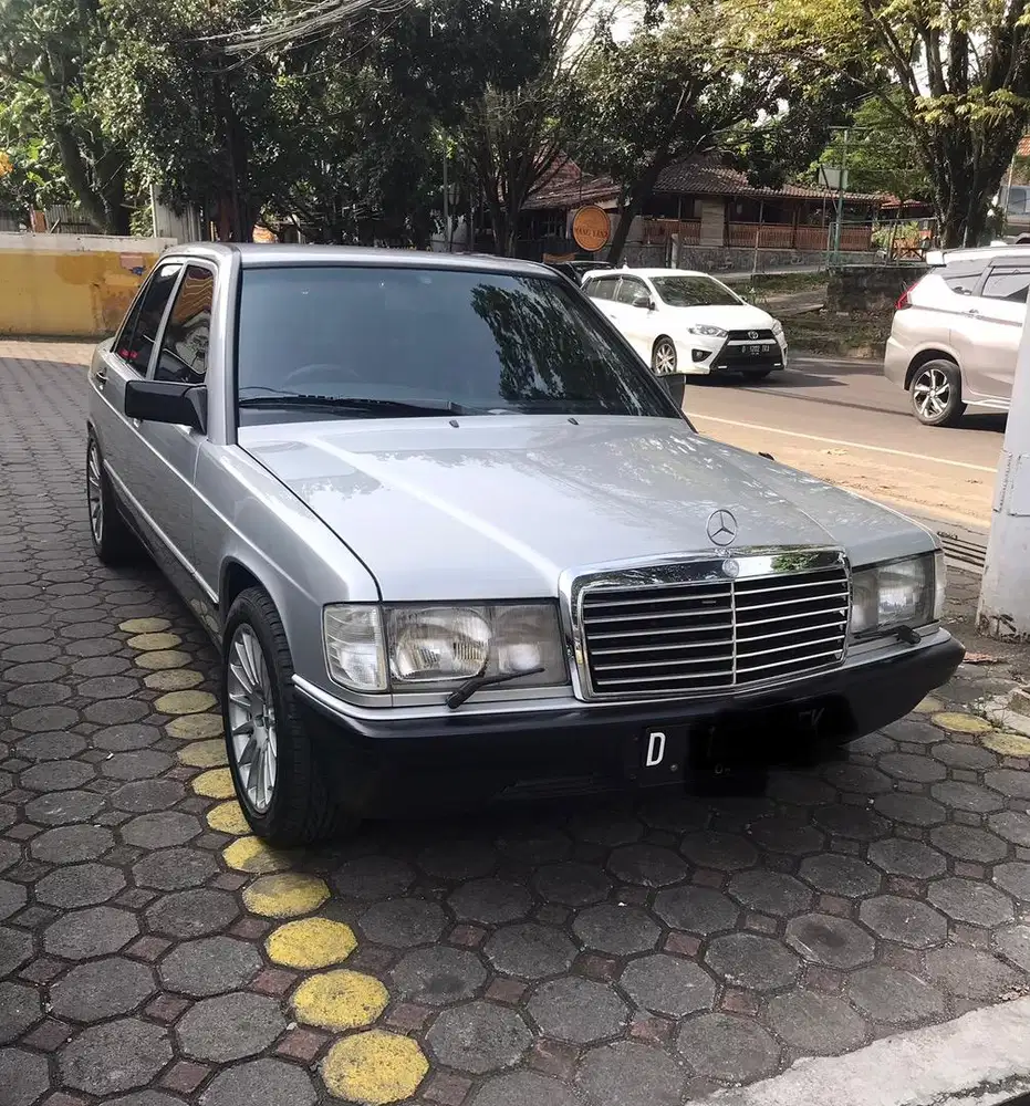*Mercedes W201 190E 2.0 AT 1984*