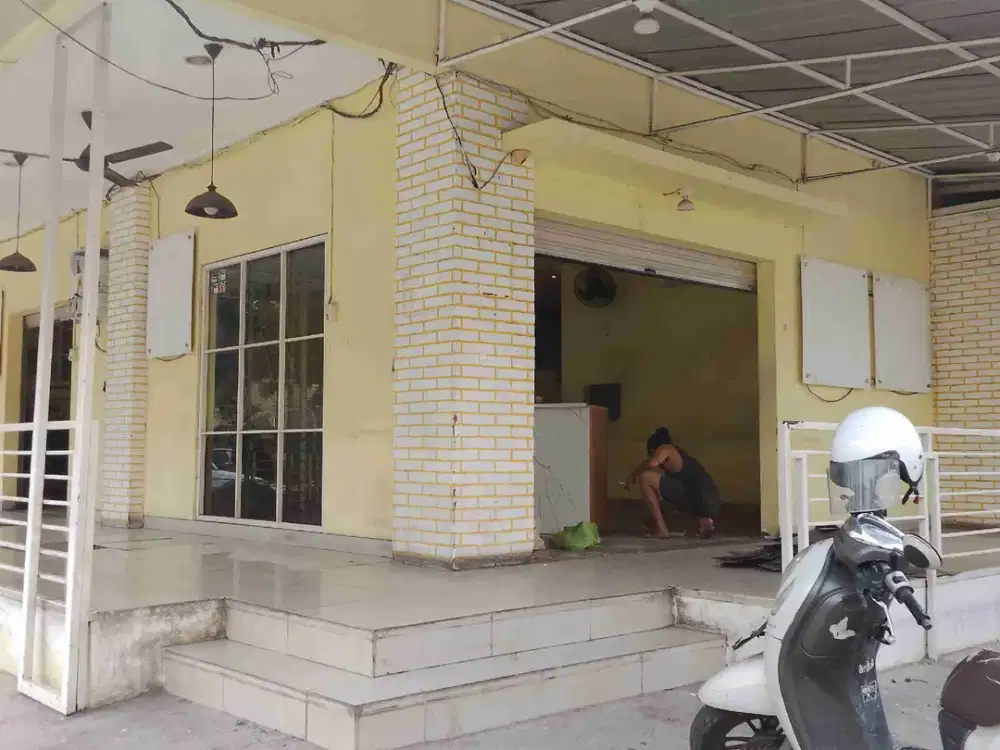 Ruko Lokasi Strategis di Pinggir Jalan Raya Kelapa Gading, Jakarta Utara
