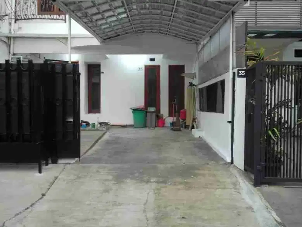 Disewa Rumah SHM Bagus Per Tahun di Pondok Indah