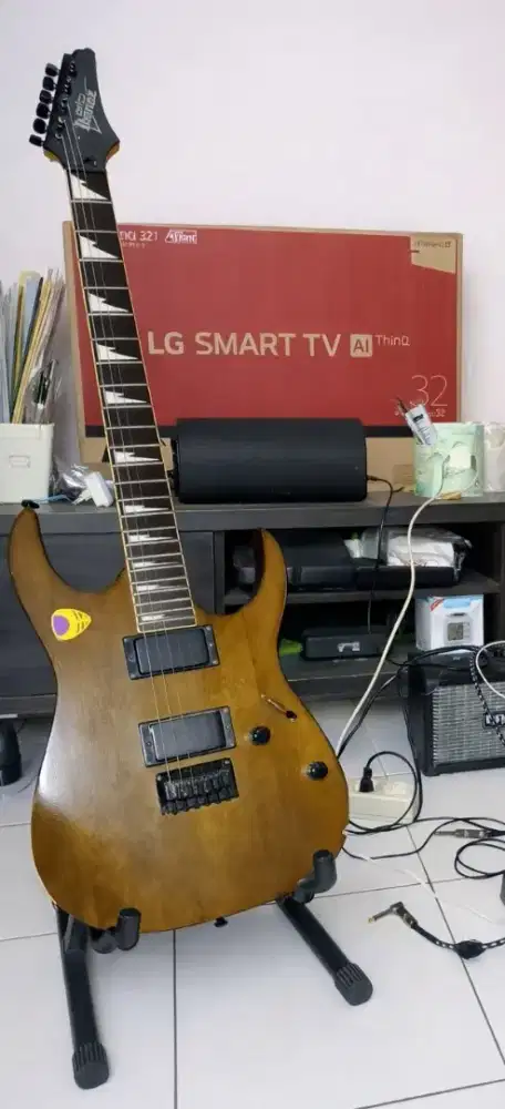 Di jual gitar ibanez gio GRG121DX WNF bekas