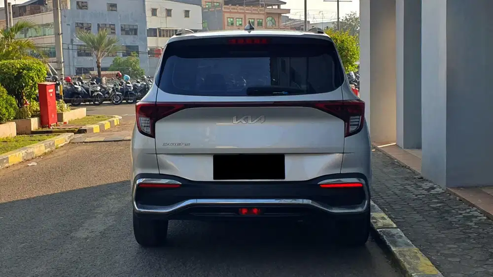 Km34rb kia carens premiere 7 seater 2023 sunroof silver