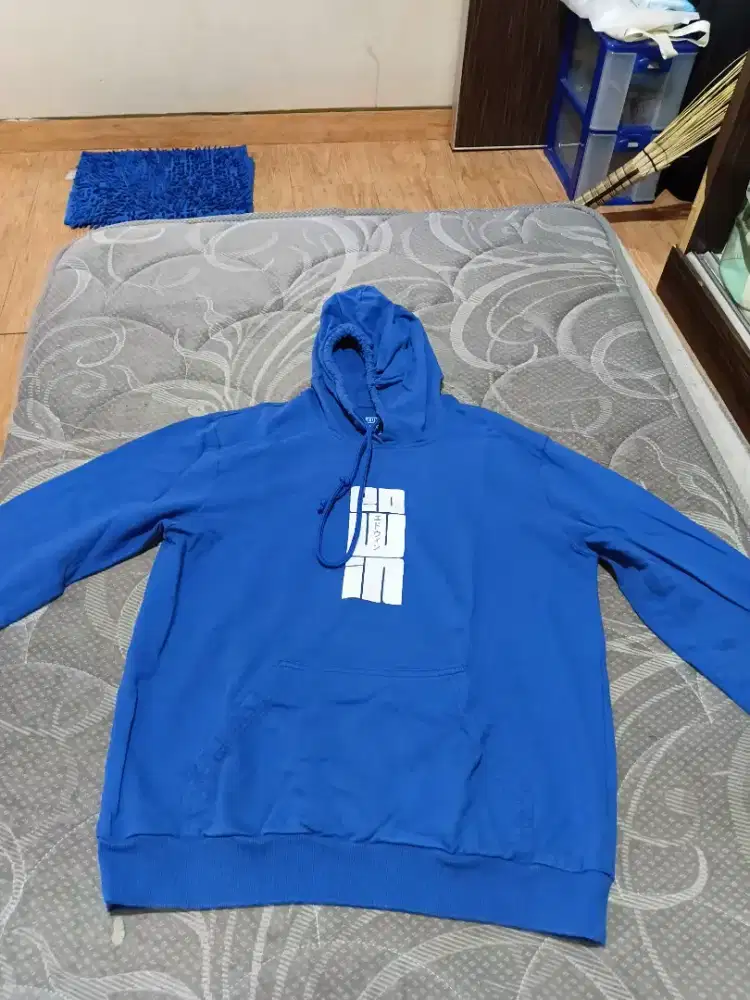 DIJUAL SWEATER BIRU SIZE XXL