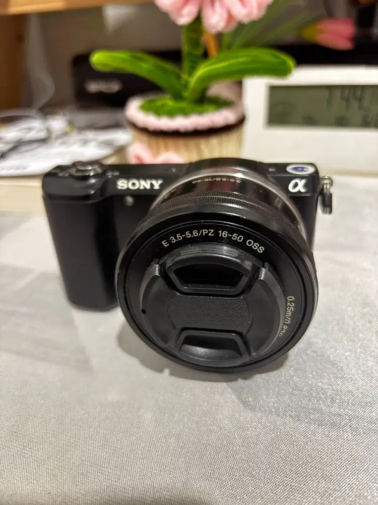 Kamera Sony A5000 Kit 16-50mm Mulus + MicroSD Lexar 64GB Siap Pakai