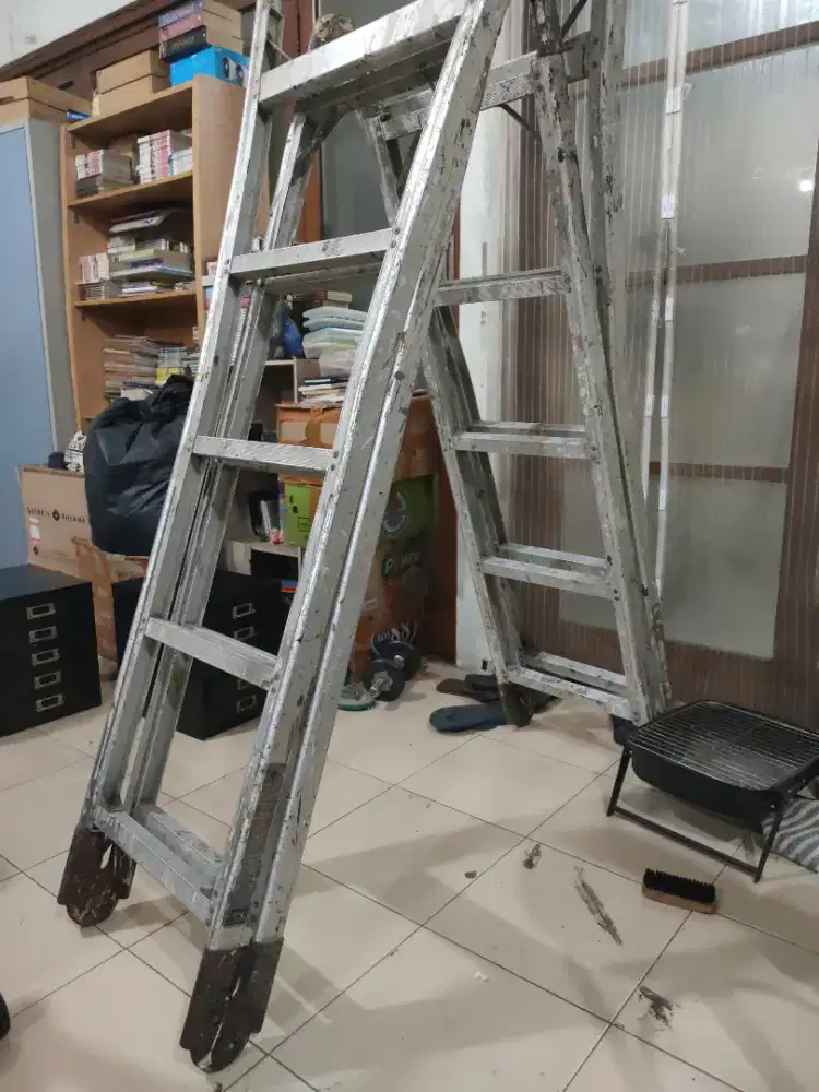 Tangga Aluminium Lipat 3 Meter Bekas – Kokoh & Siap Pakai
