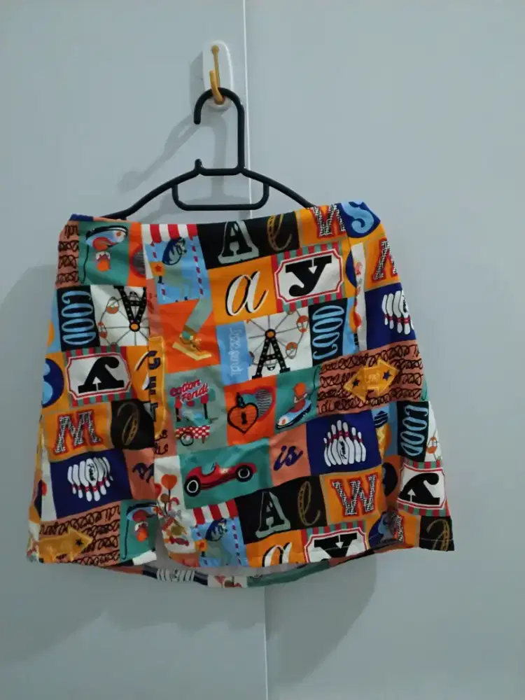 Rok pendek wanita