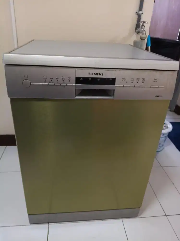 Dishwasher/mesin cuci piring